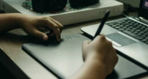 Read more about the article Jak wybrać tablet graficzny dla początkujących? Kompletny przewodnik